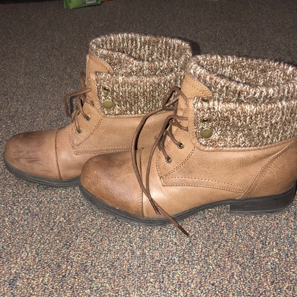 Boots - Picture 3 of 4